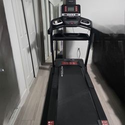 Sole F63 Treadmill With Mat