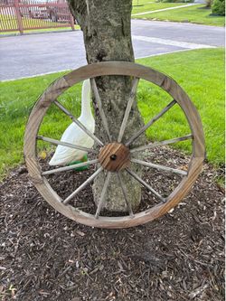 Wooden 32” Wagon Wheel with Metal Trim