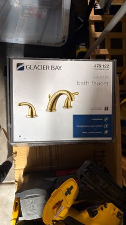 2 brand new bathroom faucet. Glacier Bay