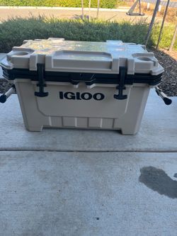 Igloo Imx 70 quart cooler