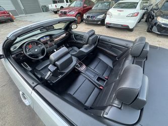 2011 BMW 328i Hardtop Convertible /// M sport package , fully loaded with Black Rims and Navigation and more..  FINANCING AVAILABLE THROUGH LENDERS! C