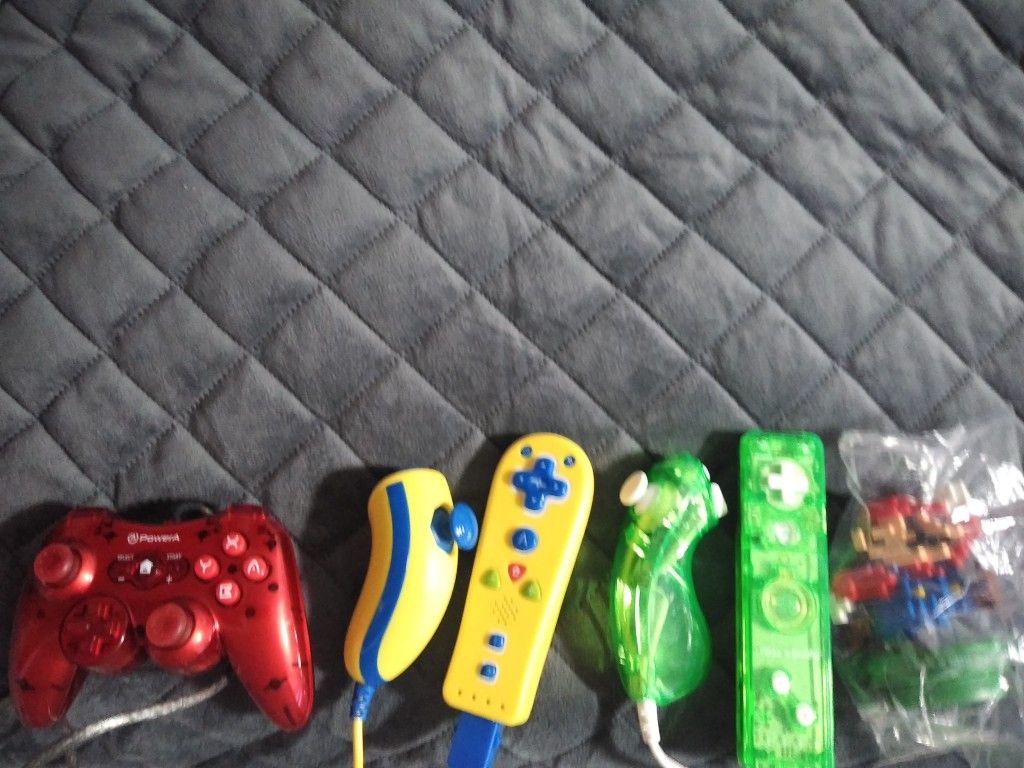 Wii U Super Mario Maker Edition + Games + Wii U Pro Controller