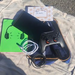 Gaming Bundle Tablet And Controller