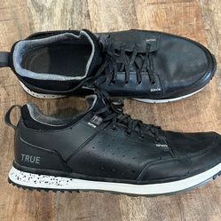 TRUE LINKSWEAR SHOES