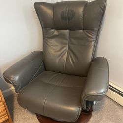 Very comfortable, genuine, leather recliner