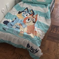 Toddler bed with mattress