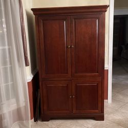 media center convertible into childrens armioure 