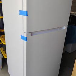 **NEW VISANIA FRIDGE**
