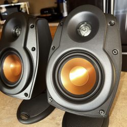( 2 ) Klipsch Speakers 