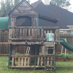  2 Story Play Set With Swings, Slide, Tunnel And 2 Ladders