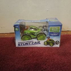 Stunt Car Electric Green Remote Controlled Sports Car