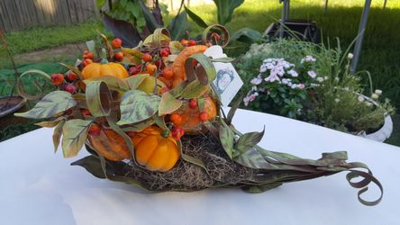 BRAND NEW EXCLUSIVE METAL CORNUCOPIA