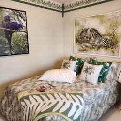 Fullsize Bed One Night Stand 