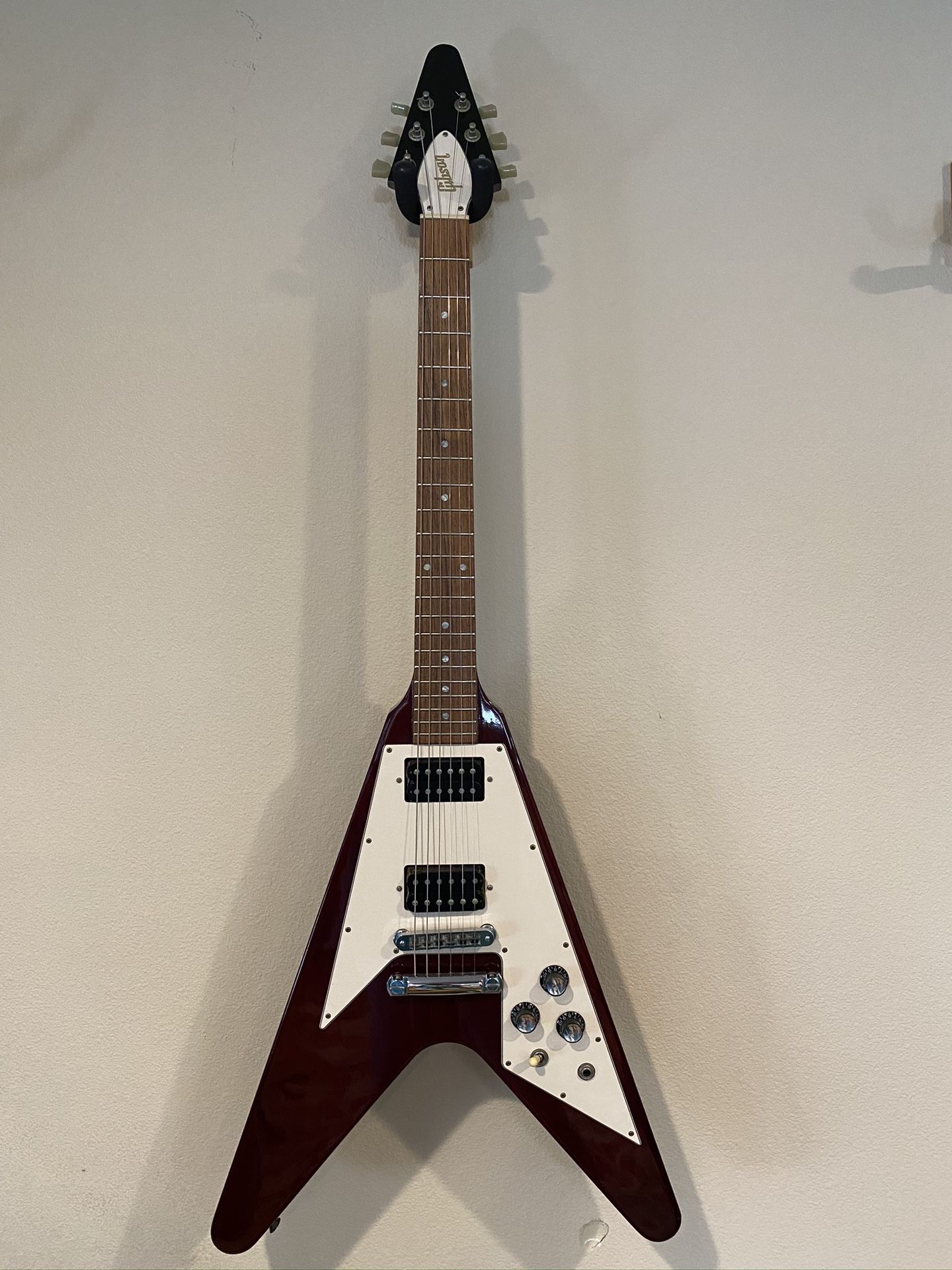 Gibson Flying V 2004 Heritage Cherry Red Gloss With Deluxe SKB Hard Case