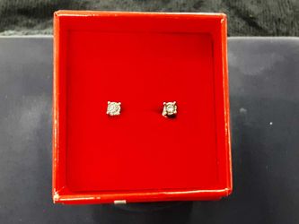 Single Stud Earrings Silver 0.8 grams