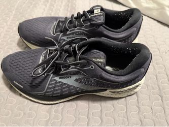 Brook’s adrenaline 21 size 8