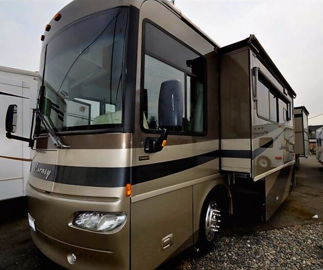 2005 Winnebago Journey 34H