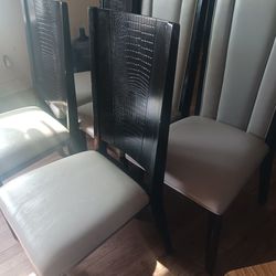 5 Dinette Chairs 5.00 Each