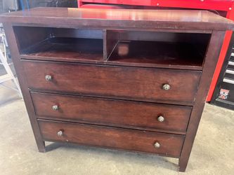 Dresser/tv stand