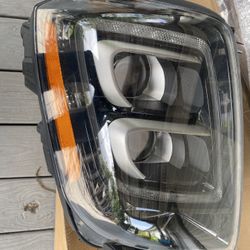 2020/2022 Kia Telluride Front Right Headlight Led
