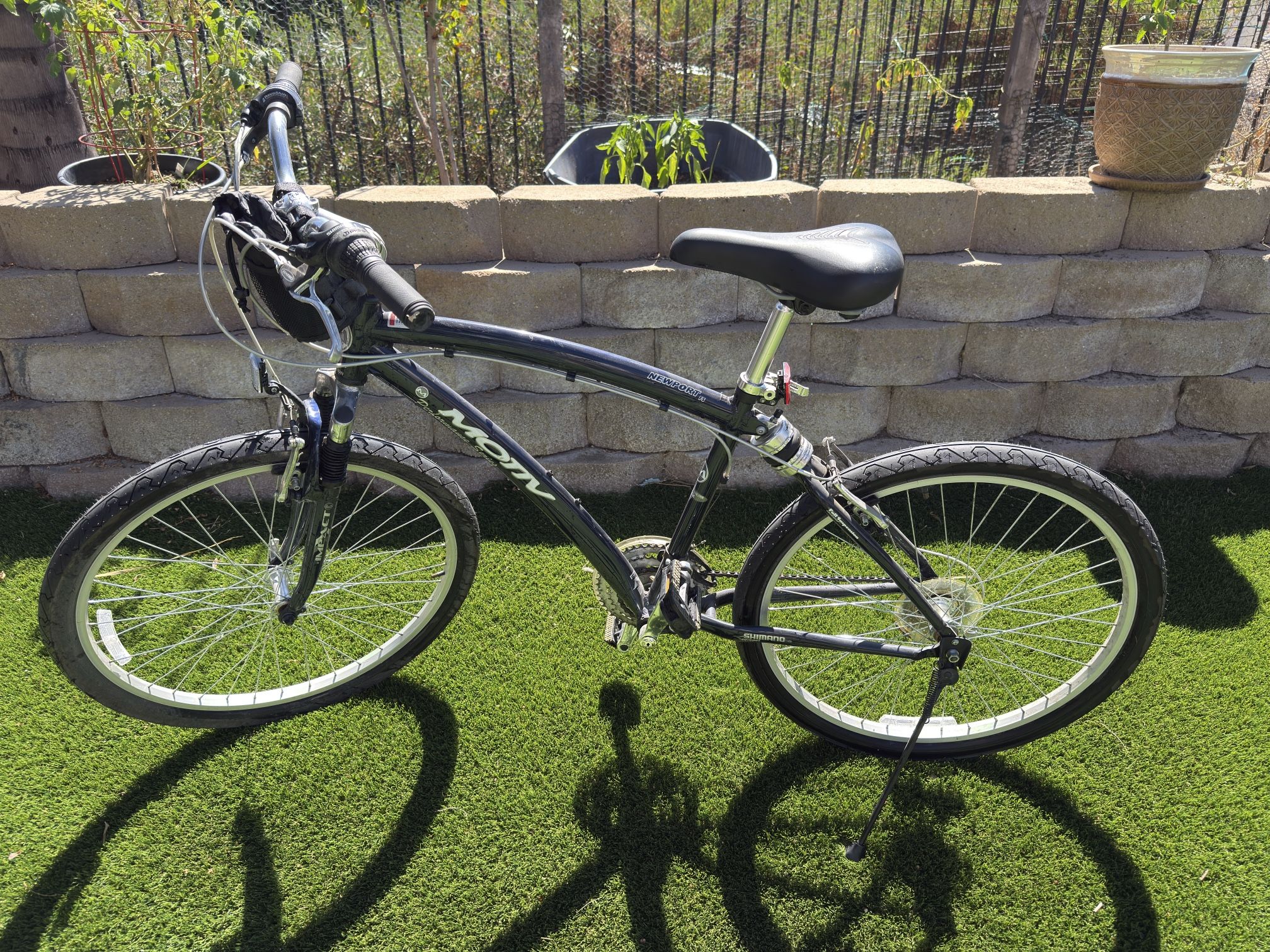 Motiv Newport FS Bicycle