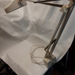 Magnifying Swing Arm Desk Lamp With Clamp LED