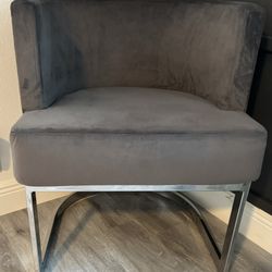 Like New Grey Velvet Barrel Chair. If It’s Posted It’s Available. Only Msg When Ready To Pick Up.