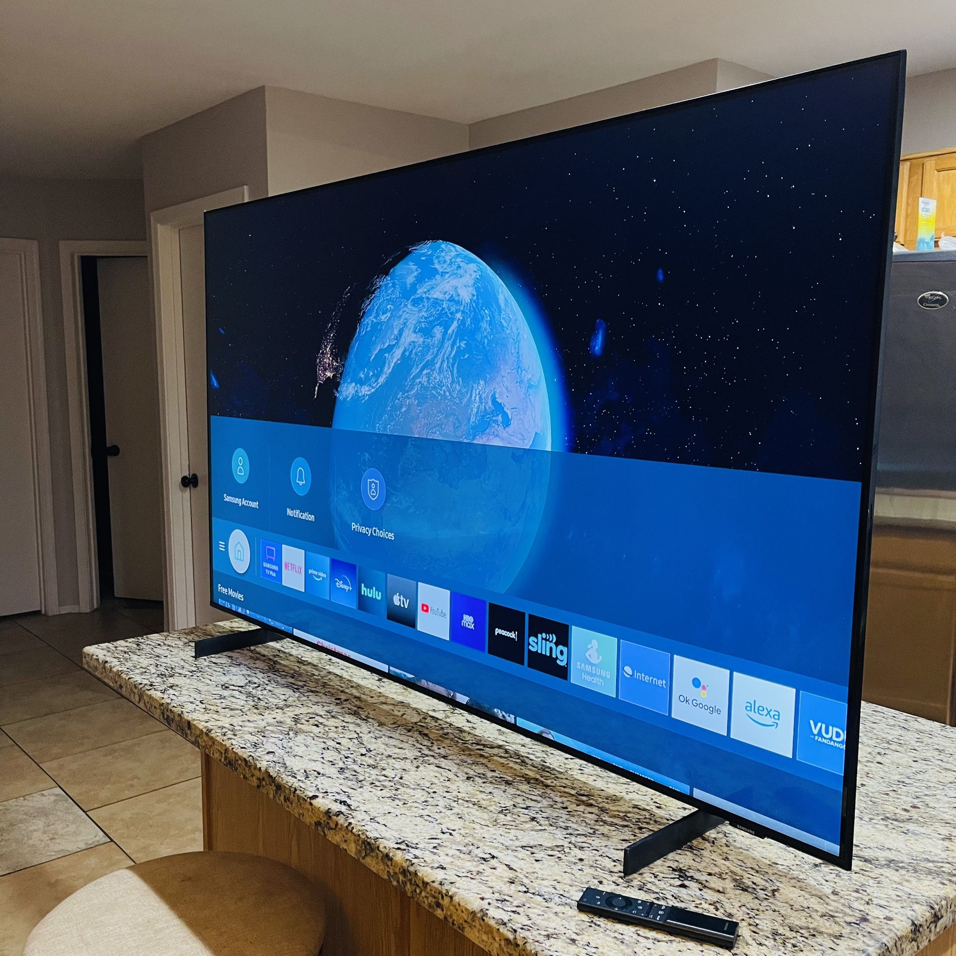 Samsung 50” 8-Series Smart Tv UHD HDR 4k!