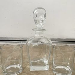 SKULL WHISKEY DECANTER AND GLASSES