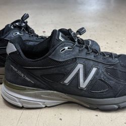 Classic New Balance 990v4 sneakers