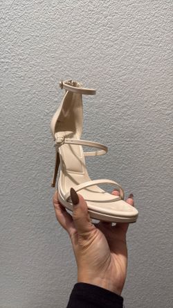Aldo Hills Size 8