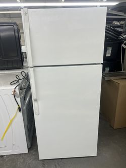 GE Refrigerator 