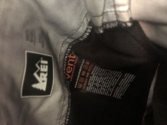 REI EVENT rain paints