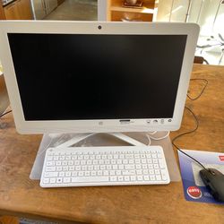 HP 22-b226 All-In-One Desktop Computer 