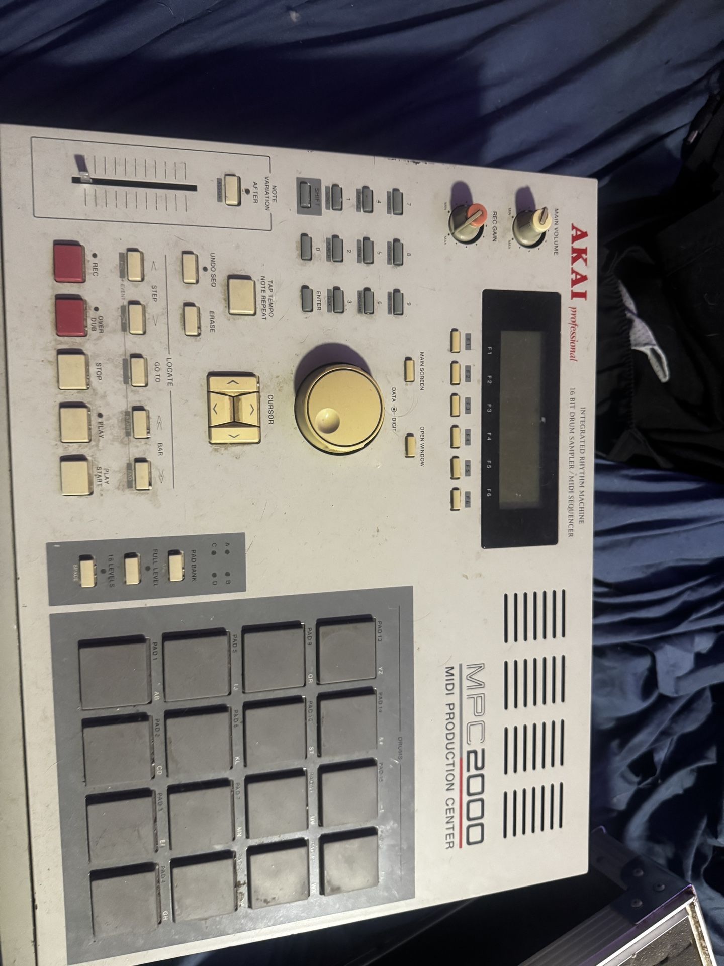 Akia 2000