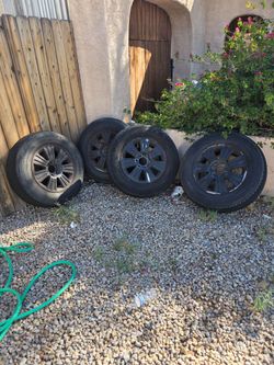 OEM 18" Lincoln Navigator Wheels w/ Center Caps (Set of 4) – P255/70R18 – 6x135