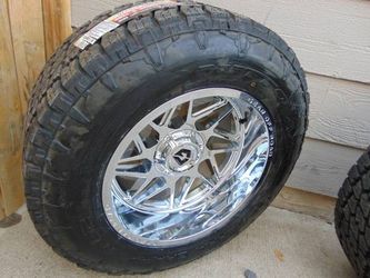 New 20X12 Chrome Gear Offroad & 325 60 20 Nitto All Terrain 10ply Tires 6 LUG  