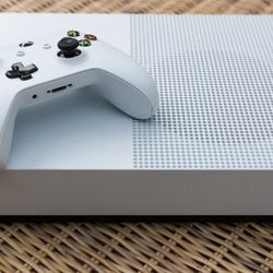 Microsoft Xbox One S Game System