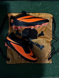 Soccer cleats size 7