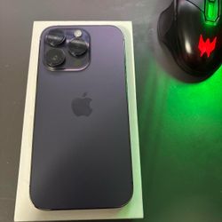 iPhone 14 pro purple