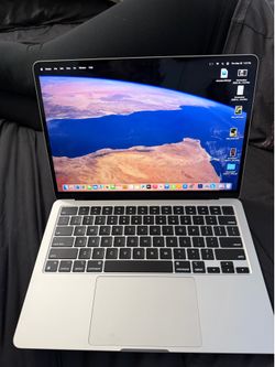 MacBook Air 13 // 2024