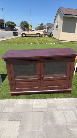 Free tv stand