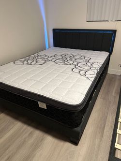 Queen Size Mattress Pillow Top New Bedframe sold separately