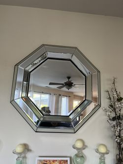 Wall mirror