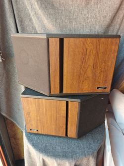 Vintage Bose speakers 4.2 walnut cabinet