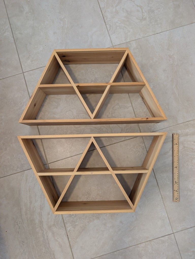 2 Wooden hanging shelves