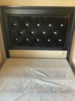 Black Bed Frame with Headboard & Box Spring/Foundation – Great Conditio
