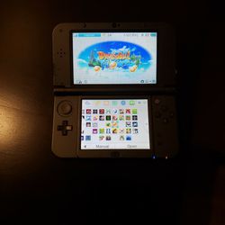 3DS XL WITH 74 3D GAMES!!