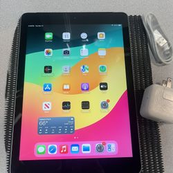 Apple iPad 6th Gen 9.7” 32GB WiFi + cellular-Space Gray 