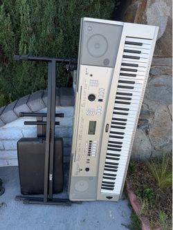 Yamaha YPG-235 76-Key Portable Grand Keyboard + Stand + Bench
